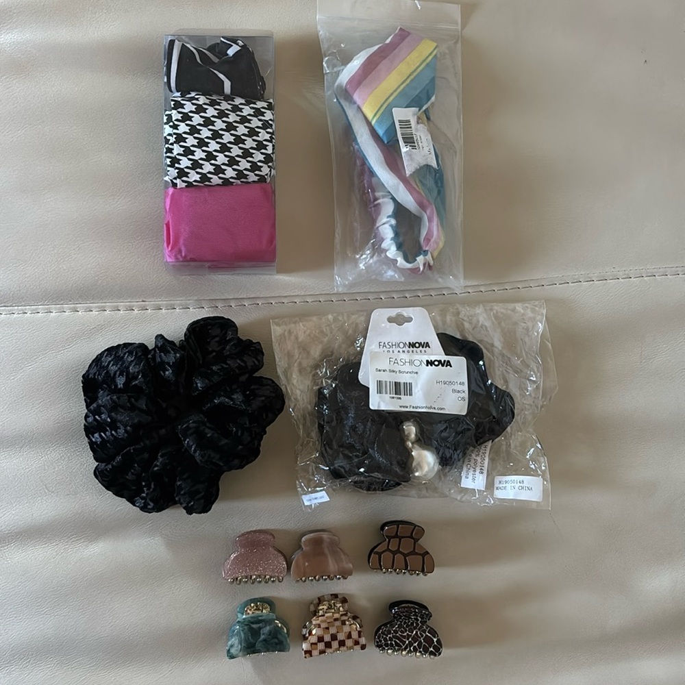 12 Piece Set Assorted Hair Accessories Clips Scrunchies